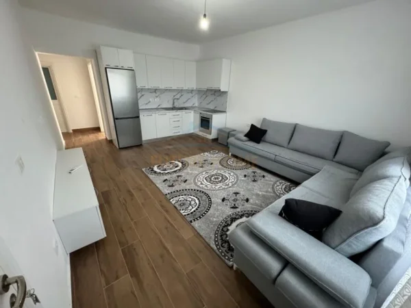 Tirane, jepet me qera apartament 1+1+Aneks Kati 1, 65 m² 600 € (Vilat Gjermane)