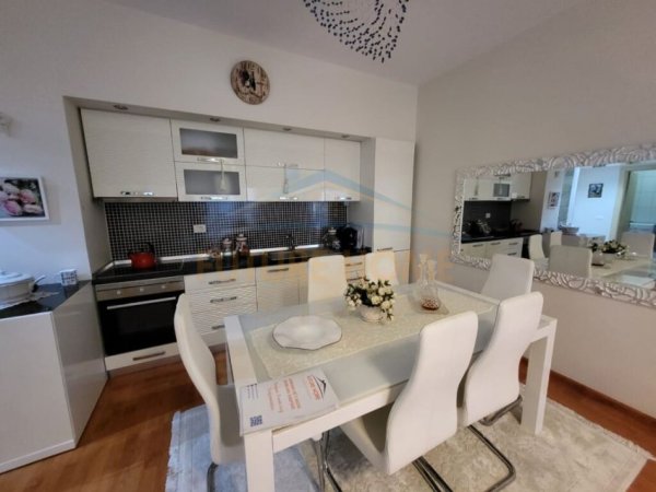 Durres, jepet me qera apartament 2+1 Kati 4, 100 m² 800 € (Vollga, Durres)