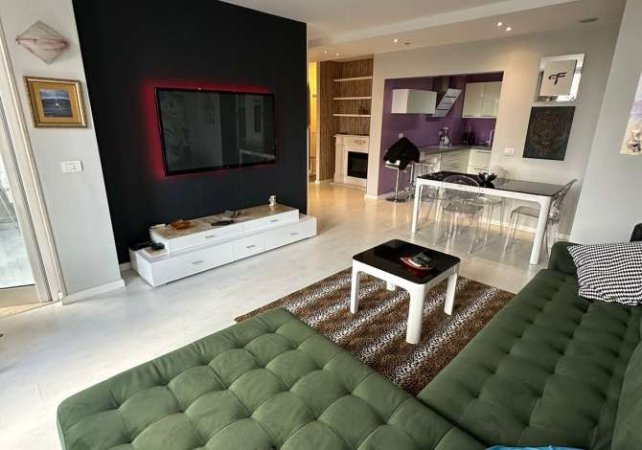 Tirane, jepet me qera apartament 2+1 Kati 6, 101 m² 1.500 € (Rruga Donika Kastrioti)