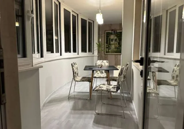 Tirane, jepet me qera apartament 2+1 Kati 6, 101 m² 1.500 € (Rruga Donika Kastrioti)