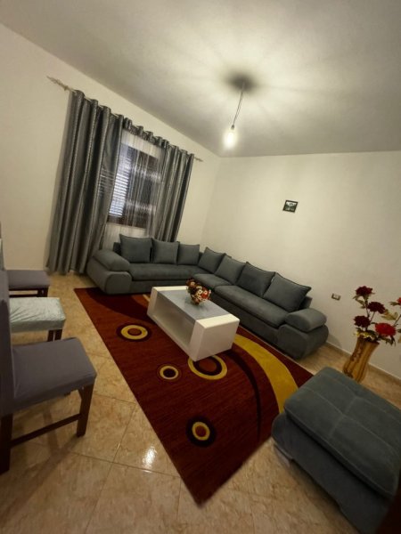 Durres, jepet me qera shtepi 4+1+Ballkon Kati 2, 200 m² 300 € (Plepa, Durres)