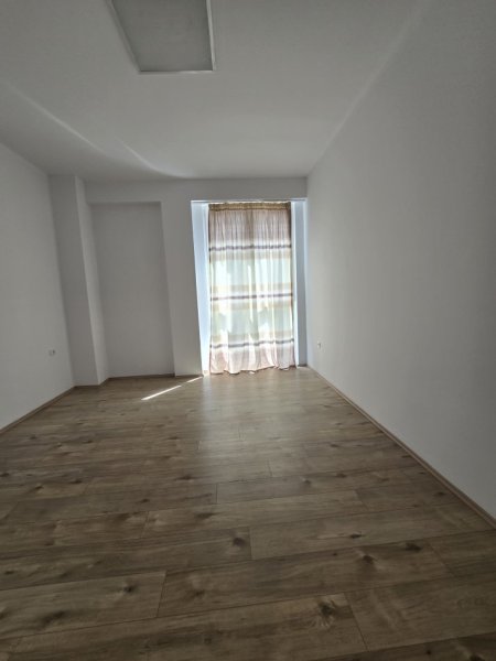Tirane, jepet me qera apartament 2+1 Kati 3, 100 m² 700 € (Prane Square 21)