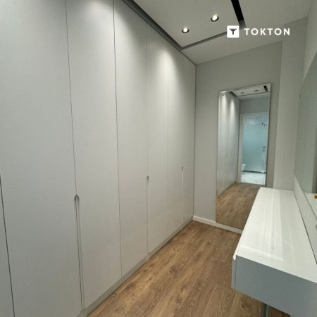 Tirane, jepet me qera Vile 2+1 Kati 2, 180 m² 1000 € (Rruga Dalip Topi) TT 1399