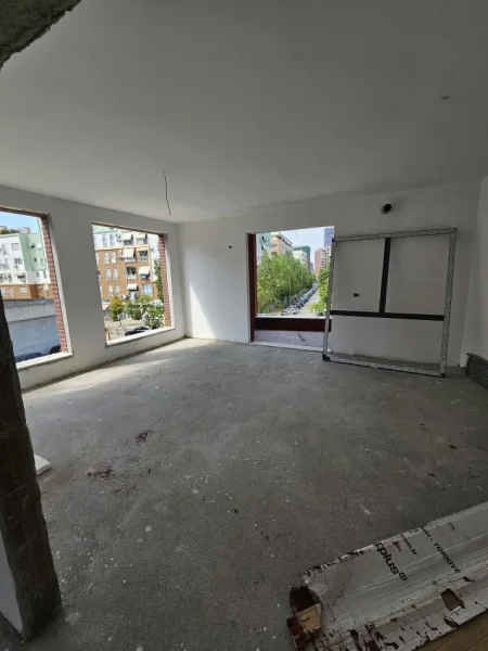 ALF35653 Tirane, shitet apartament 4+1 Kati 1, 200 m² 350.000 € (Stacioni i trenit)