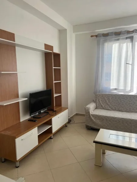 Tirane, Apartament 1+1 me qira  Kati 6, 79 m² 400 € (Teodore Keko)