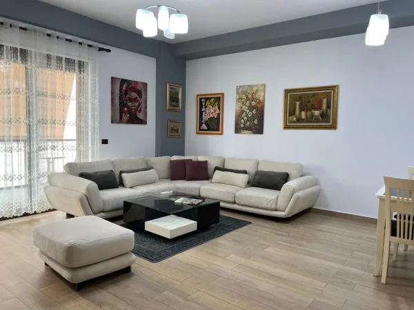 Tirane, jepet me qera apartament 2+1+Ballkon Kati 7, 120 m² 1.200 € (PRANE GARDES)
