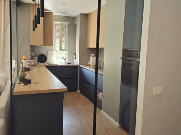 Shqiperi, shitet apartament 2+1 , 104 m² 208.000 € (Kopshti Zoologjik)