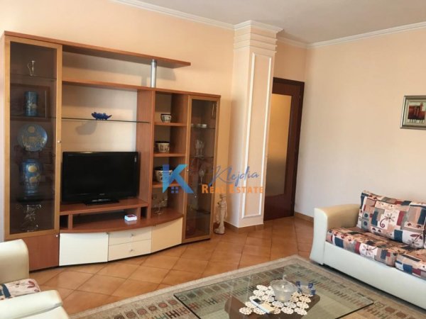 Tirane, jap me qera apartament 2+1+Ballkon Kati 6, 110 m² 650 € (2+1+2 per qira ne Myslym Shyr, rruga Islam Alla)
