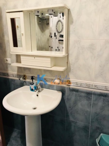 Tirane, jap me qera apartament 2+1+Ballkon Kati 6, 110 m² 650 € (2+1+2 per qira ne Myslym Shyr, rruga Islam Alla)