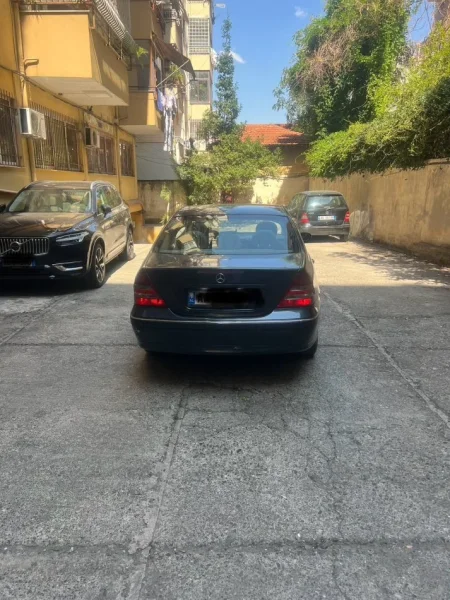 Tirane, shitet makine Mercedez Benz Nafte, e zeze automatik Kondicioner 290.000 km 4.500 €