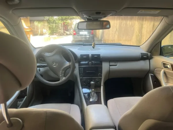 Tirane, shitet makine Mercedez Benz Nafte, e zeze automatik Kondicioner 290.000 km 4.500 €