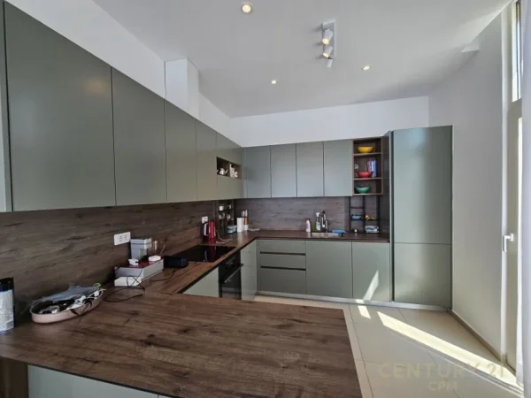 Vlore, shes Vile 2+1 Kati 1, 147 m² 980.000 €