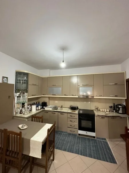 Tirane, shitet apartament 2+1+Ballkon Kati 5, 97 m² 110.000 € (Besim Alla)