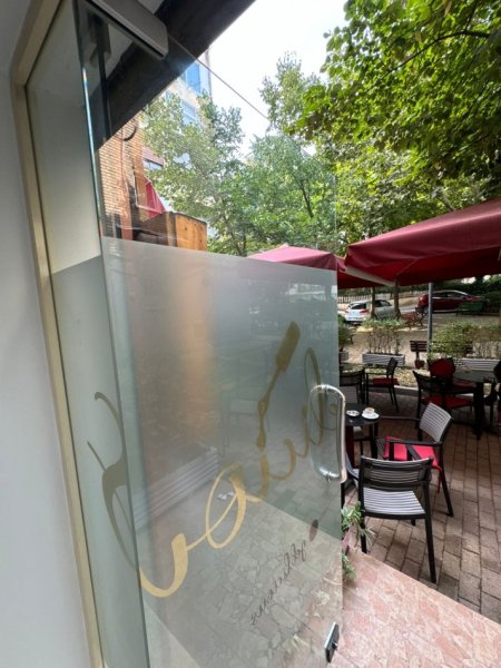 Tirane, jepet me qera ambjent biznesi Kati 1, 20 m² 250 € (Arkitekt Kasemi Brryl)