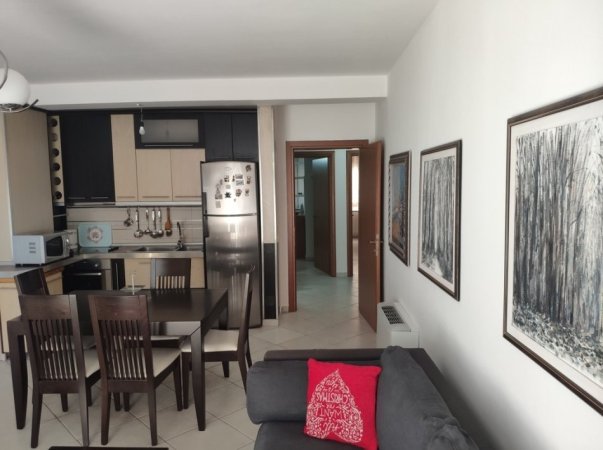 Tirane, jepet me qera apartament 2+1+Ballkon Kati 1, 102 m² 500 € 