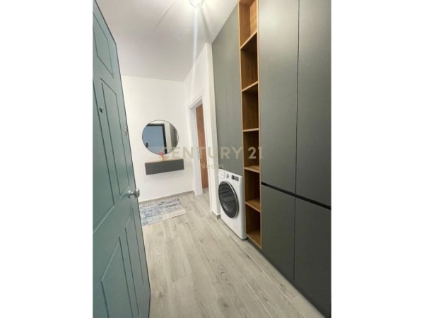 Tirane, jepet me qera apartament 2+1 Kati 2, 99 m² 700 € (kodra e diellit)
