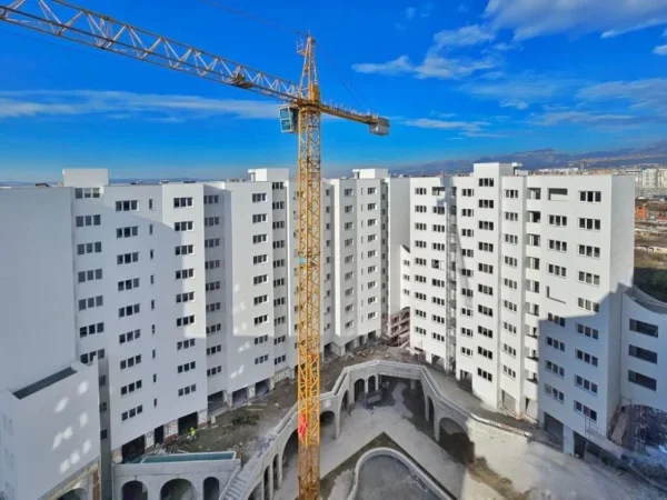 Tirane, shitet apartament 3+1 Kati 10, 136 m² 205.000 € (River Residence)