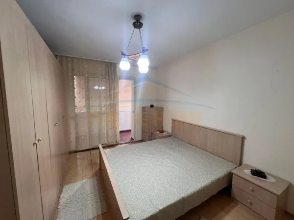 Tirane, shitet apartament 2+1+Ballkon Kati 3, 80 m² 120.000 € (Ali dem)