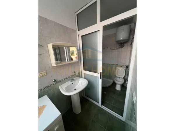 Tirane, shitet apartament 2+1+Ballkon Kati 3, 80 m² 120.000 € (Ali dem)