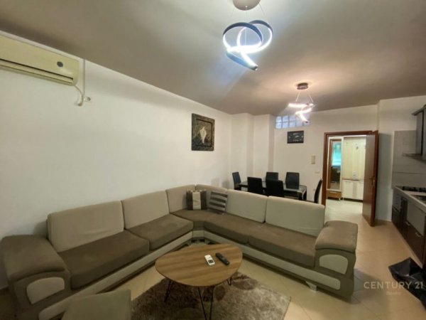 Tirane, jepet me qera apartament 1+1 Kati 2, 65 m² 350 € (fresku)