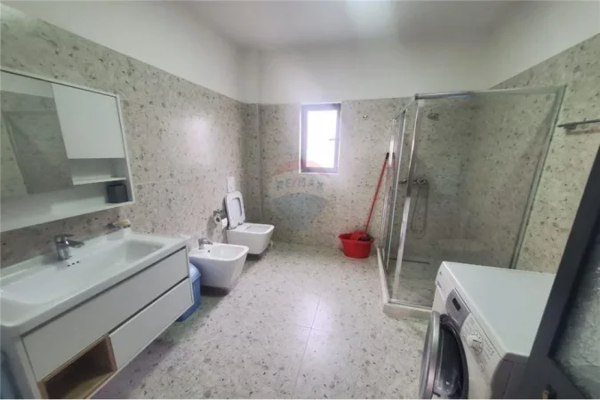 Tirane, jepet me qera 1+1 , 120 m² 350 € (Rruga Korabi - Don Bosko - Jordan Misja, Shqipëri)