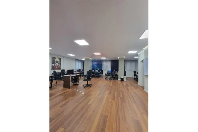 Tirane, shitet ambjent biznesi Kati 1, 133 m² 399.000 € (Shallvaret - Myslym Shyri - Shallvaret, Shqipëri)