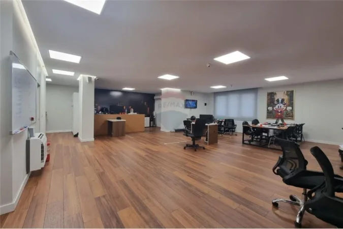 Tirane, shitet ambjent biznesi Kati 1, 133 m² 399.000 € (Shallvaret - Myslym Shyri - Shallvaret, Shqipëri)