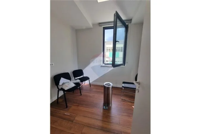 Tirane, shitet ambjent biznesi Kati 1, 133 m² 399.000 € (Shallvaret - Myslym Shyri - Shallvaret, Shqipëri)