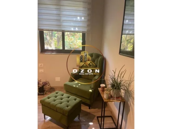 Ambjent Biznesi Me Qira Tek Stadiumi Dinamo!