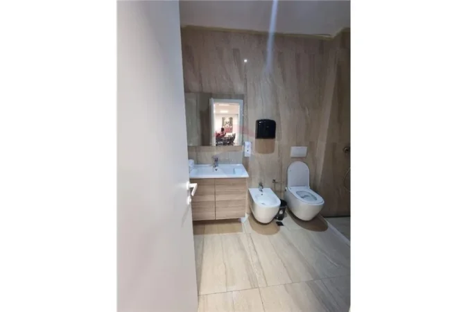 Tirane, shitet ambjent biznesi Kati 1, 133 m² 399.000 € (Shallvaret - Myslym Shyri - Shallvaret, Shqipëri)