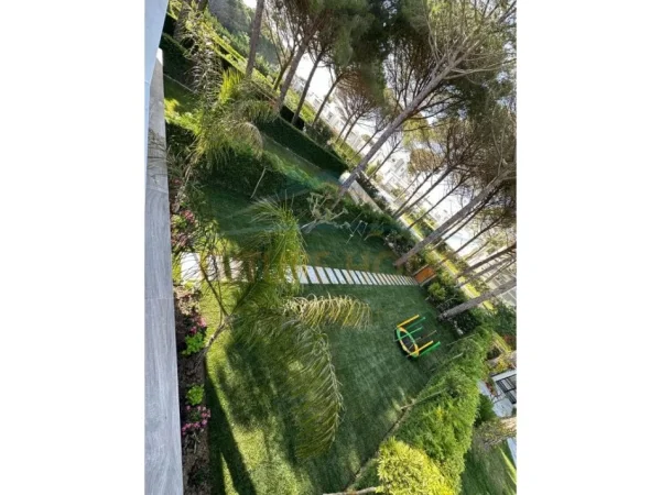 Durres, shitet Vile 2 Katshe , 259 m² 450.000 € (Gjiri Lalzit, Durrës)