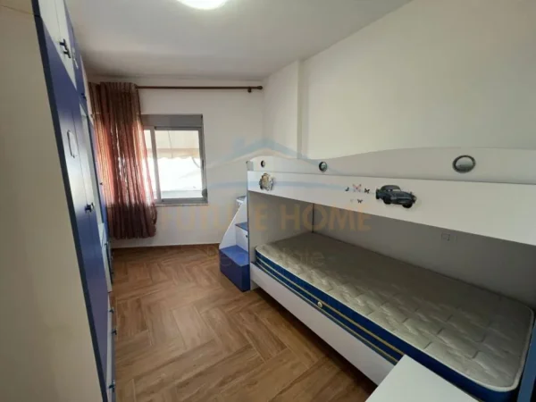 Durres, jepet me qera apartament 2+1 Kati 11, 83 m² 500 € (UKD, Durres.)