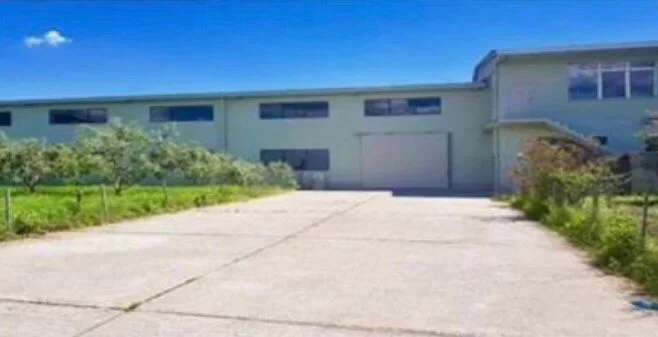 Elbasan, jepet me qera ambjent biznesi Kati 0, 2.000 m² 3.500 € (ELBASAN)