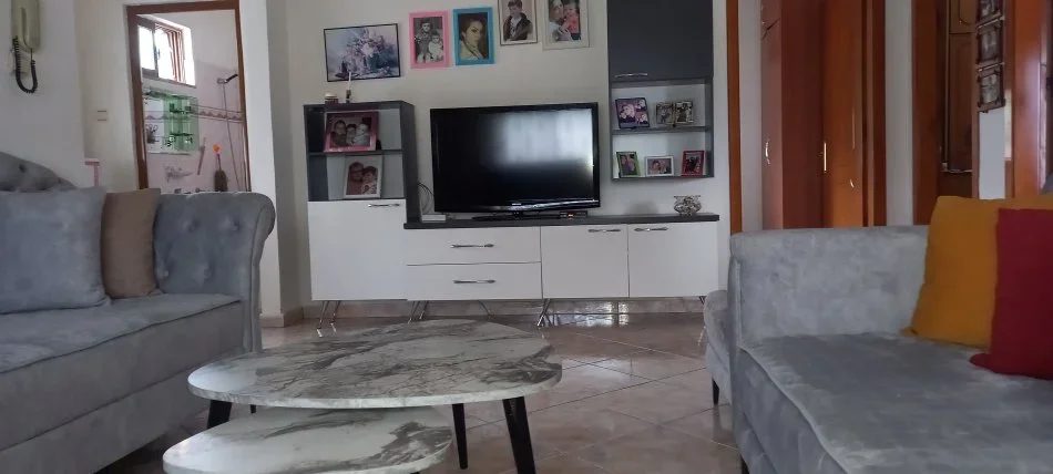 Gjirokaster, shitet shtepi 2 Katshe , 192 m² 150.000 € (RRUGA MUFIT RESO, LAGJIA DUNAVAT I II-te ,GJIROKASTER)