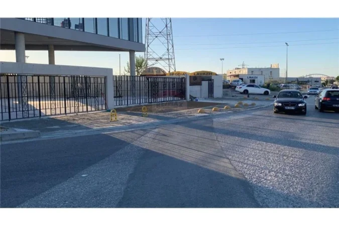 Tirane, jepet me qera ambjent biznesi , 300 m² 3.500 € (njesia adminsitrative Kashar - Zonë Industriale, Shqipëri)