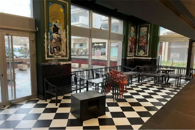 Tirane, jepet me qera bar-kafe , 80 m² 1.600 € (Kompleksi Delijorgji, Shqipëri)