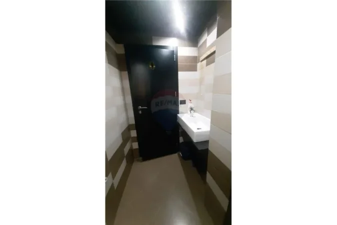 Tirane, jepet me qera bar-kafe , 80 m² 1.600 € (Kompleksi Delijorgji, Shqipëri)