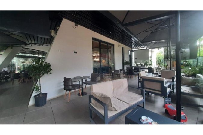 Tirane, jepet me qera bar-kafe , 262 m² 2.000 € (Rruga Ndre Mjeda - 21 Dhjetori, Shqipëri)