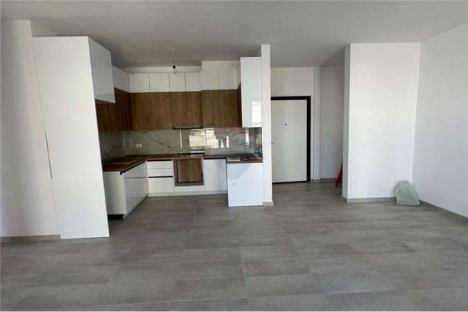 Tirane, jepet me qera apartament 2+1 Kati 5, 99 m² 750 € (Prane Parkut Olimpik - Komuna e Parisit - Kompleksi Dinamo, Shqipëri)