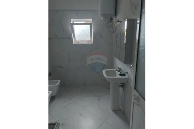 Tirane, jepet me qera apartament 2+1 , 119 m² 400 € (Rruga Korabi - Rruga Jordan Misja - Don Bosko - Jordan Misja, Shqipëri)