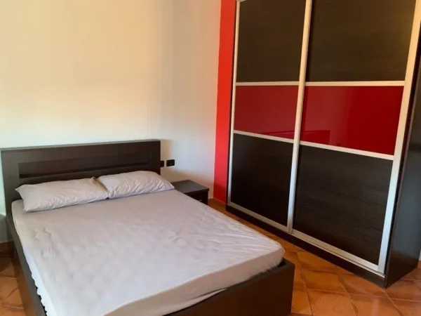 Tirane, jepet me qera apartament 1+1+Ballkon Kati 9, 60 m² 500 € (HARRY FULTZ)