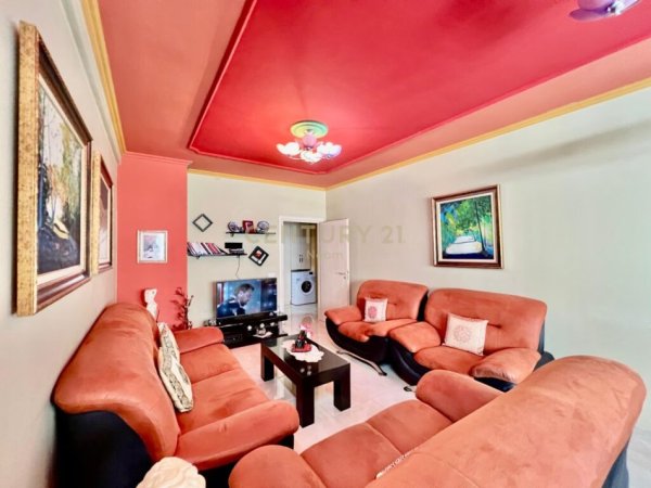 Tirane, jepet me qera apartament 1+1 Kati 5, 78 m² 400 € (astir)