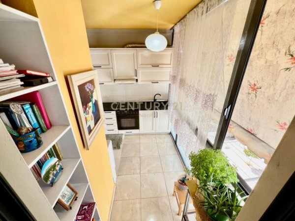 Tirane, jepet me qera apartament 1+1 Kati 5, 78 m² 400 € (astir)