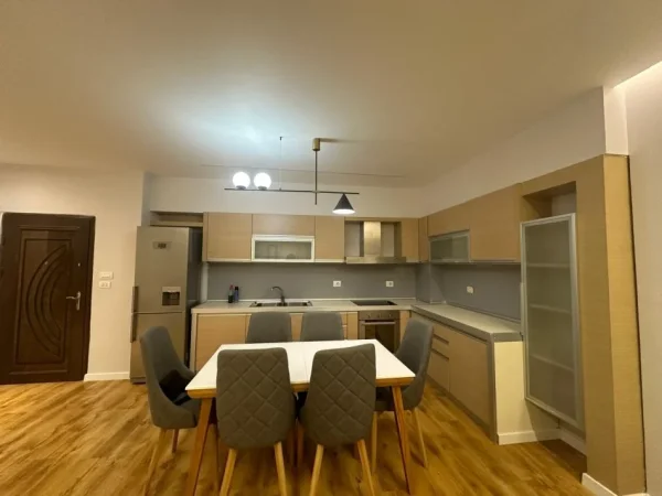 Tirane, shitet apartament 1+1 Kati 4, 76 m² 165.000 € (Komuna Parisit)