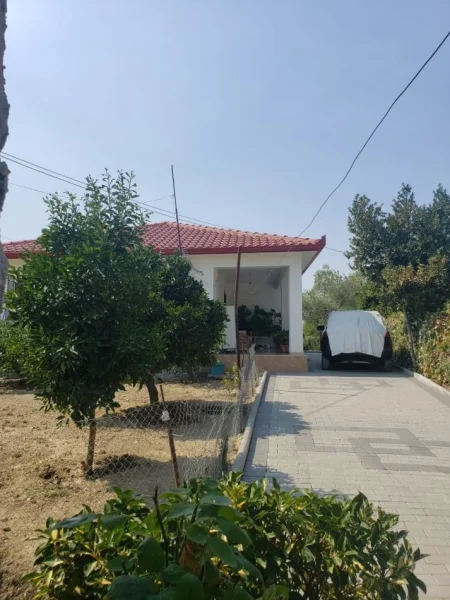 Kucove, shitet shtepi 2+1 , 88 m² 40.000 € (Rruga Luan Qafzezi)