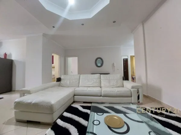 jepet me qera  Bulevardi Migjeni