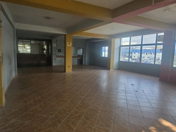 Tirane, jepet me qera dyqan Kati 1, 175 m² 1.000 € (Rruga Gjerg Balsha Njesia Administrative Nr 11)