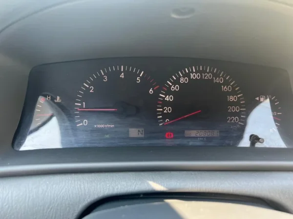 Tirane, shitet makine Toyota Corolla 2006 Nafte, e zeze automatik Kondicioner 208.000 km 4.600 €