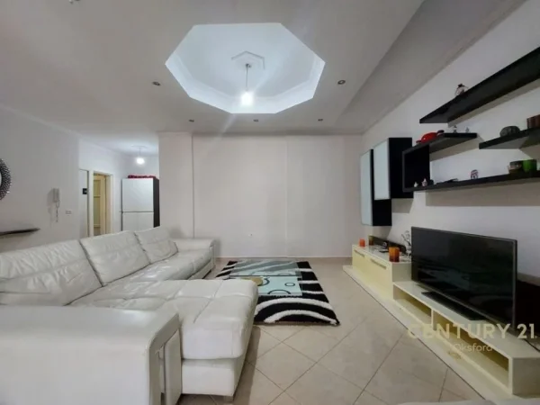 Tirane, jepet me qera apartament 2+1+Ballkon , 104 m² 500 € (Bulevardi Migjeni)