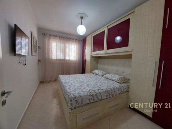 Tirane, jepet me qera apartament 2+1+Ballkon , 104 m² 500 € (Bulevardi Migjeni)